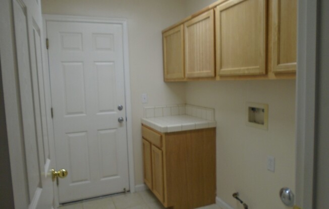 NEAR SEVEN OAKS! SPECIAL $2897.50 MOVES YOU IN!!!!!!