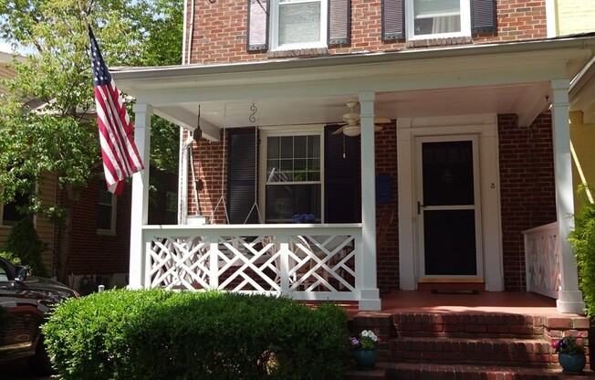 Beautiful Home with Fenced Yard in Rosemont!