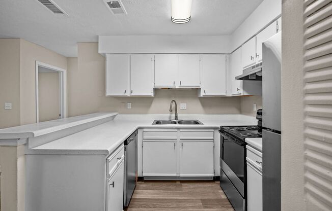 1 bed, 1 bath, 775 sqft, $1,100, Unit 019