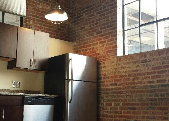 1 bed, 1 bath, 408 sqft, $1,095, Unit 205 Apt. 2