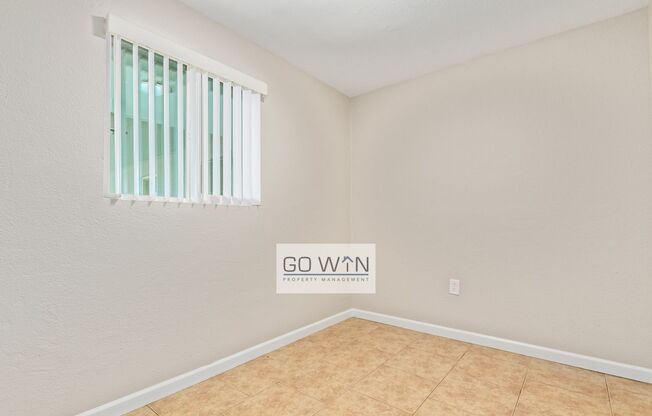 2 beds, 1 bath, 700 sqft, $1,250, Unit 3