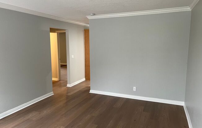 2 beds, 1 bath, 850 sqft, $2,550, Unit D-4