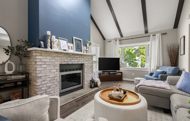 29 WHALER LN