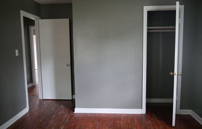 2 beds, 1 bath, $900