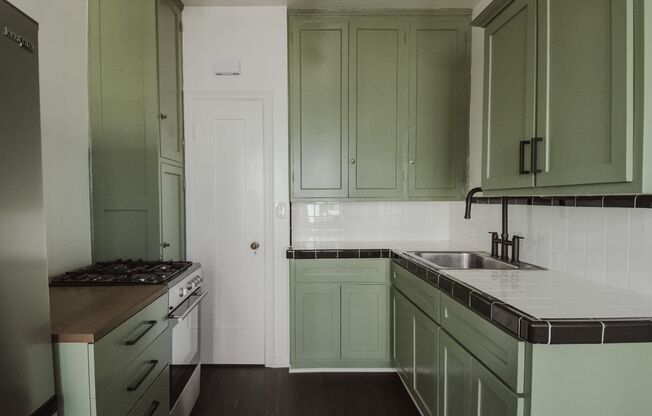 Studio, 1 bath, 516 sqft, $1,650, Unit Unit 206