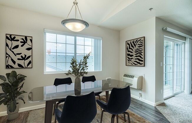 2 beds, 1 bath, 1,021 sqft, $1,599, Unit 182-066