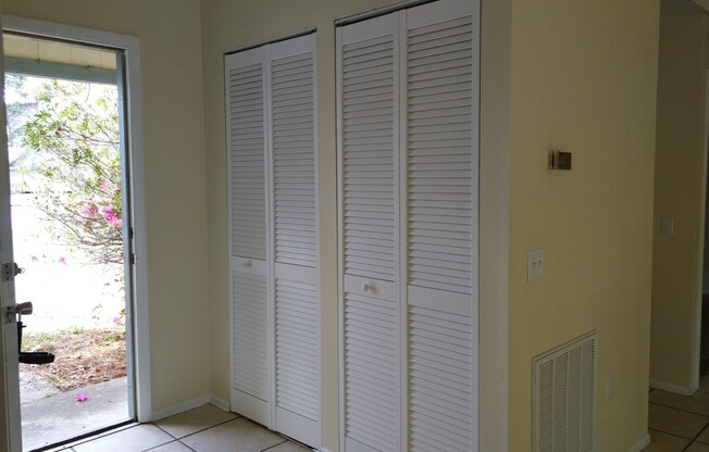 3 BED/ 2 BATH HOME IN DELTONA!