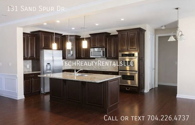 131 SAND SPUR DR