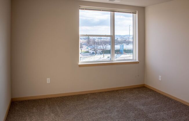 3 beds, 2 baths, 1,370 sqft, $1,515, Unit 115