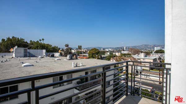 3 beds, 3 baths, 1,600 sqft, $5,500, Unit 304