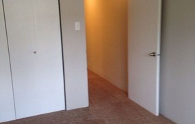 2 beds, 1 bath, 785 sqft, $1,200, Unit D201