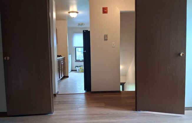 2 beds, 1.5 baths, 1,000 sqft, $1,700, Unit 8199-8199C