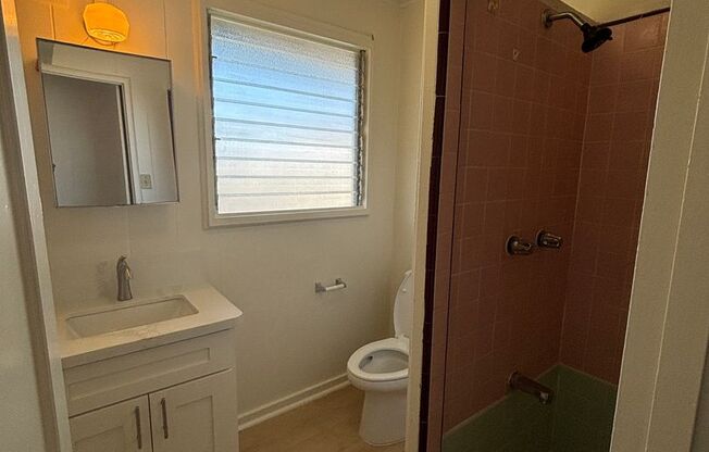 University - Varsity Circle - Studio, 1 Bathroom, 1 Parking - $1,200