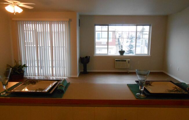 1 bed, 1 bath, 817 sqft, $1,475, Unit 9117