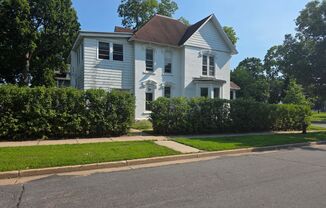 705 E Grand