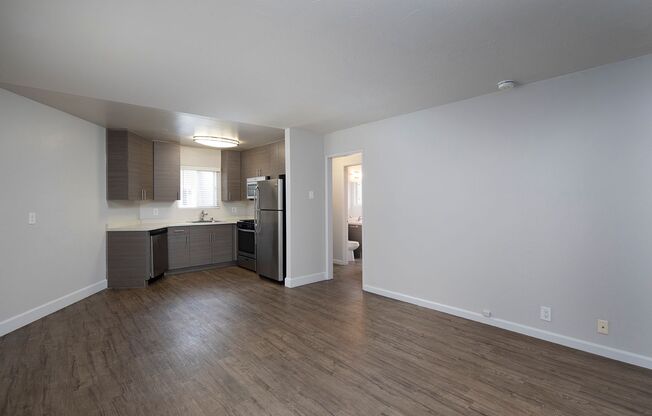 2 beds, 1 bath, 854 sqft, $2,795, Unit 25-08