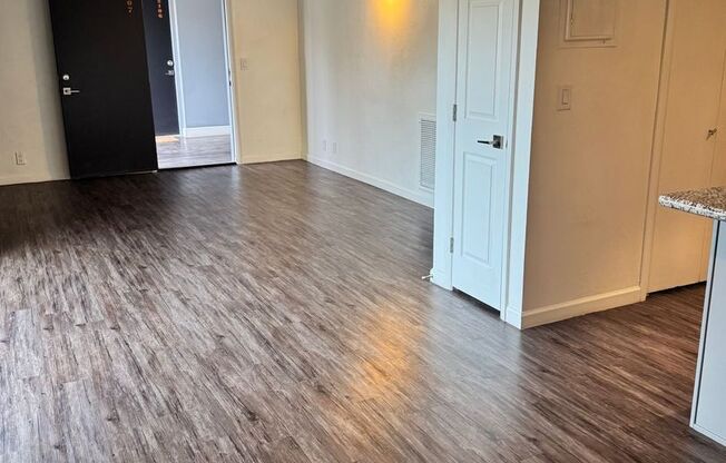 2 beds, 2 baths, 1,056 sqft, $1,375, Unit 4115