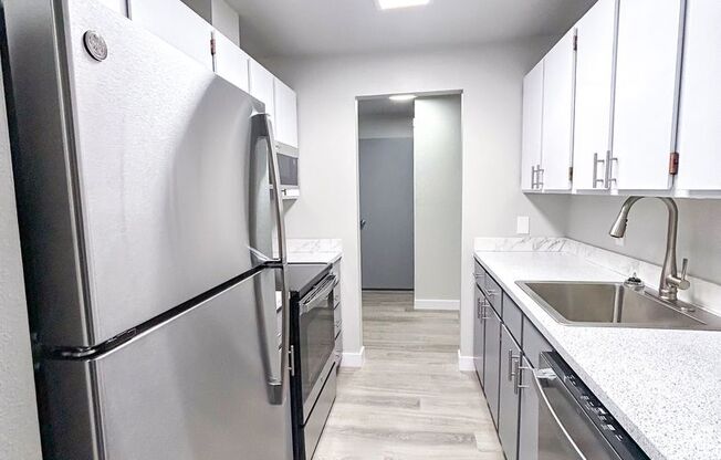 9100 Roosevelt Apartments