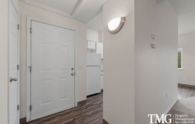2 beds, 2 baths, 923 sqft, $1,625, Unit 223