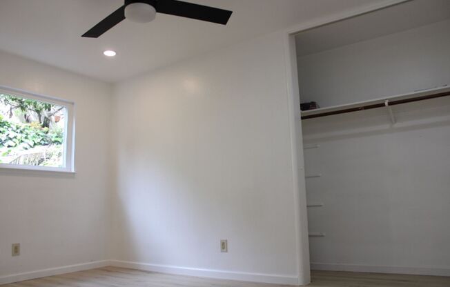 2292 Orleans Dr. #1., Pinole, CA 94564