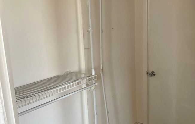 1 bed, 1 bath, 700 sqft, $1,299, Unit 38-4