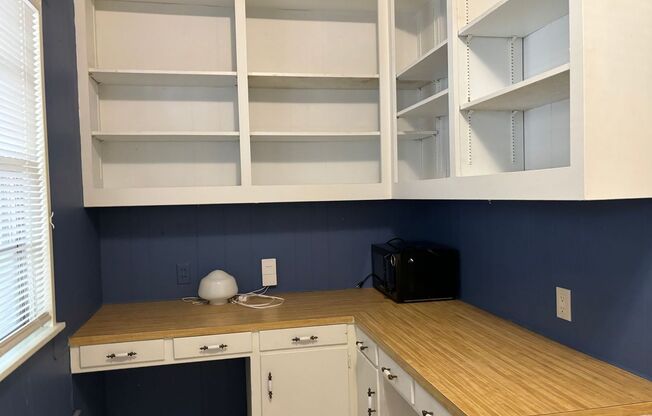 1 bed, 1 bath, $1,000, Unit 1