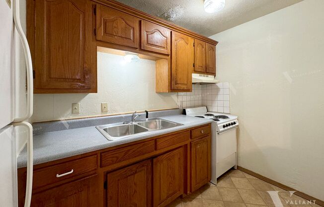 1 bed, 1 bath, $650, Unit 4