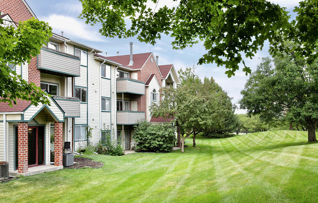 Property Exterior at Somerset Apartments in Lincoln, NE
