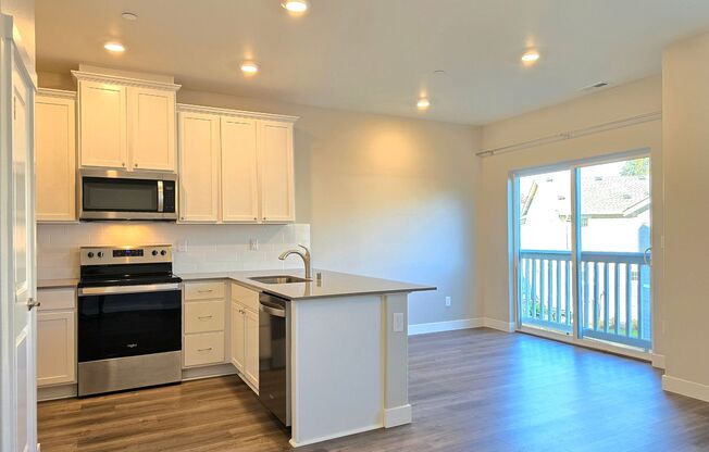 Arlington 3 Bedroom / 2.5 Bath - $250 Signing bonus!