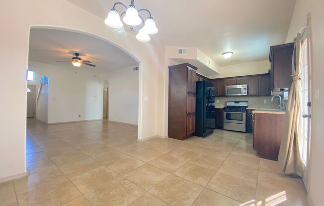 Northeast El Paso 4 Bed Plus Loft w/ Refrig A/C