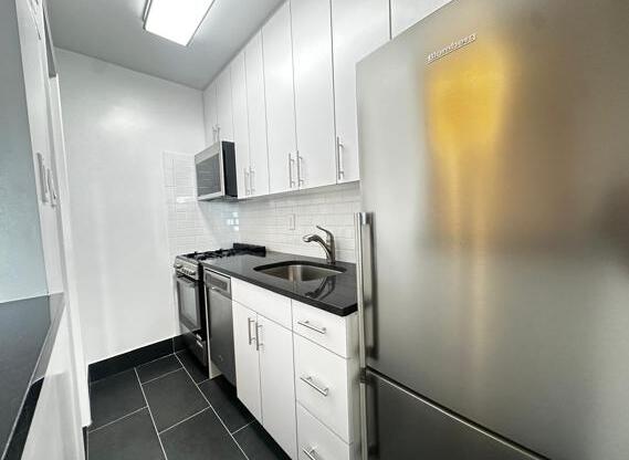 Studio, 1 bath, $3,825, Unit 7F