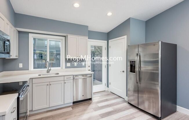Updated & Charming Cottage in Oregon City!