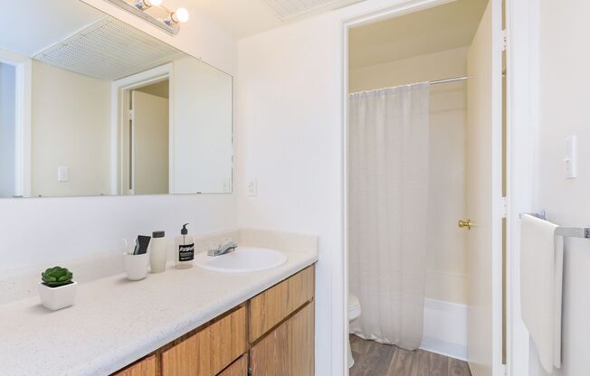 2 beds, 1 bath, 819 sqft, $1,257, Unit 302