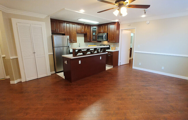 2 beds, 2 baths, 910 sqft, $2,895, Unit 406