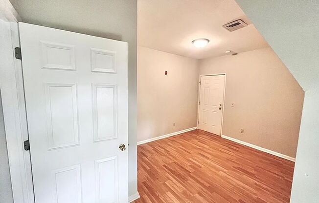 1 bed, 1 bath, $925, Unit 1728-04