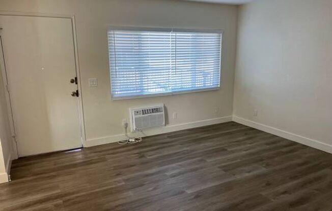 2 beds, 2 baths, 800 sqft, $2,695, Unit Unit D