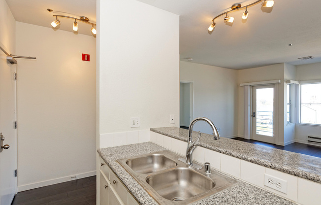 1 bed, 1 bath, 700 sqft, $2,395, Unit 404
