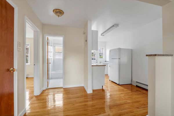 1 bed, 1 bath, 700 sqft, $2,200, Unit 59B