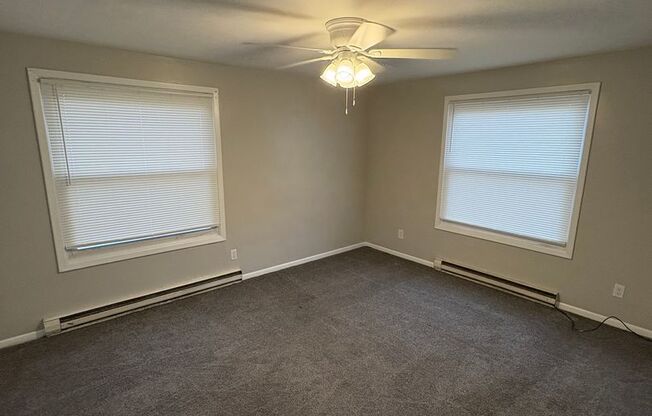 2 beds, 1 bath, 900 sqft, $900, Unit Unit 9