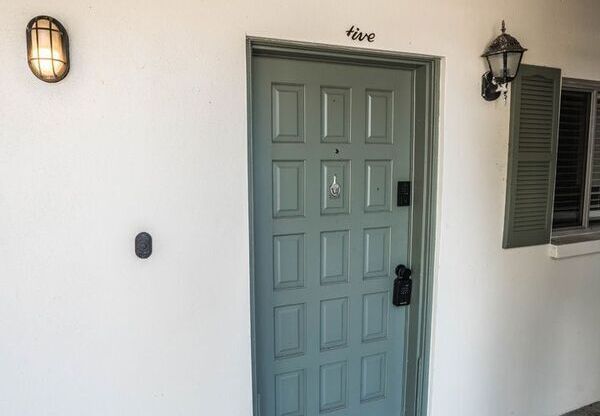 600 S BETTY LN