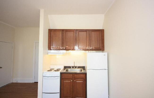 9 BUSWELL ST