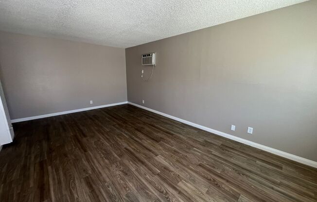 2738 - 2746 Walnut Grove Ave