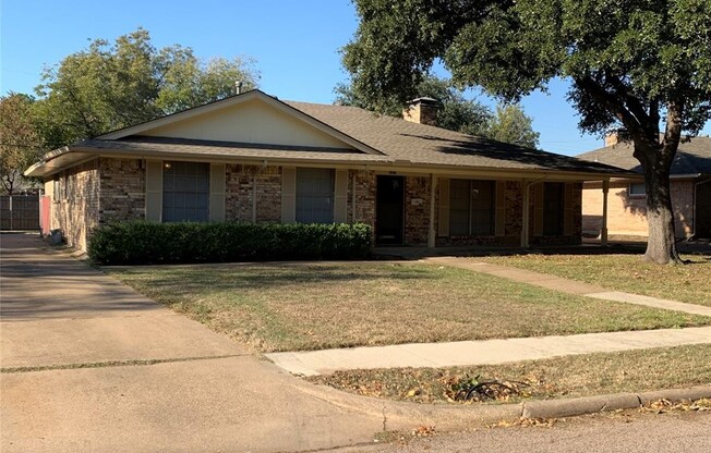 2421 DOUGLAS AVE