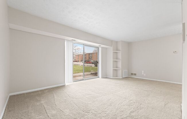 2 beds, 1 bath, 800 sqft, $1,100, Unit 379-206