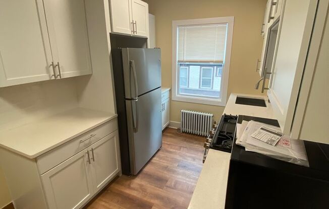 1 bed, 1 bath, 670 sqft, $1,215, Unit 106 - Updated