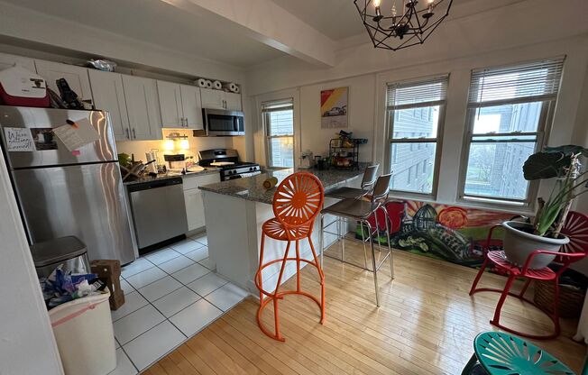 1 bed, 1 bath, 700 sqft, $1,325, Unit 57