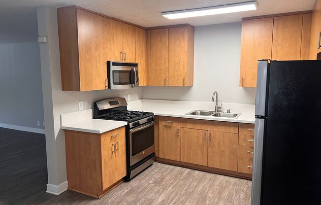 2 beds, 1 bath, 950 sqft, $2,695, Unit 1730-18