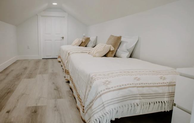 Fully Furnished LOFT Studio Apartment!