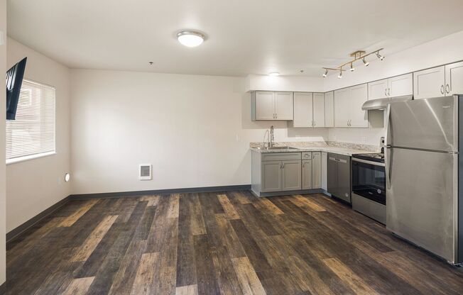 1 bed, 1 bath, 553 sqft, $1,250, Unit 303