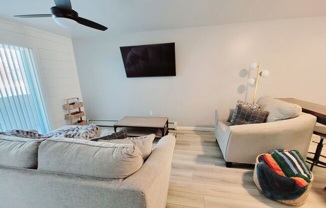 2 beds, 2 baths, 915 sqft, $2,575, Unit 4346-15